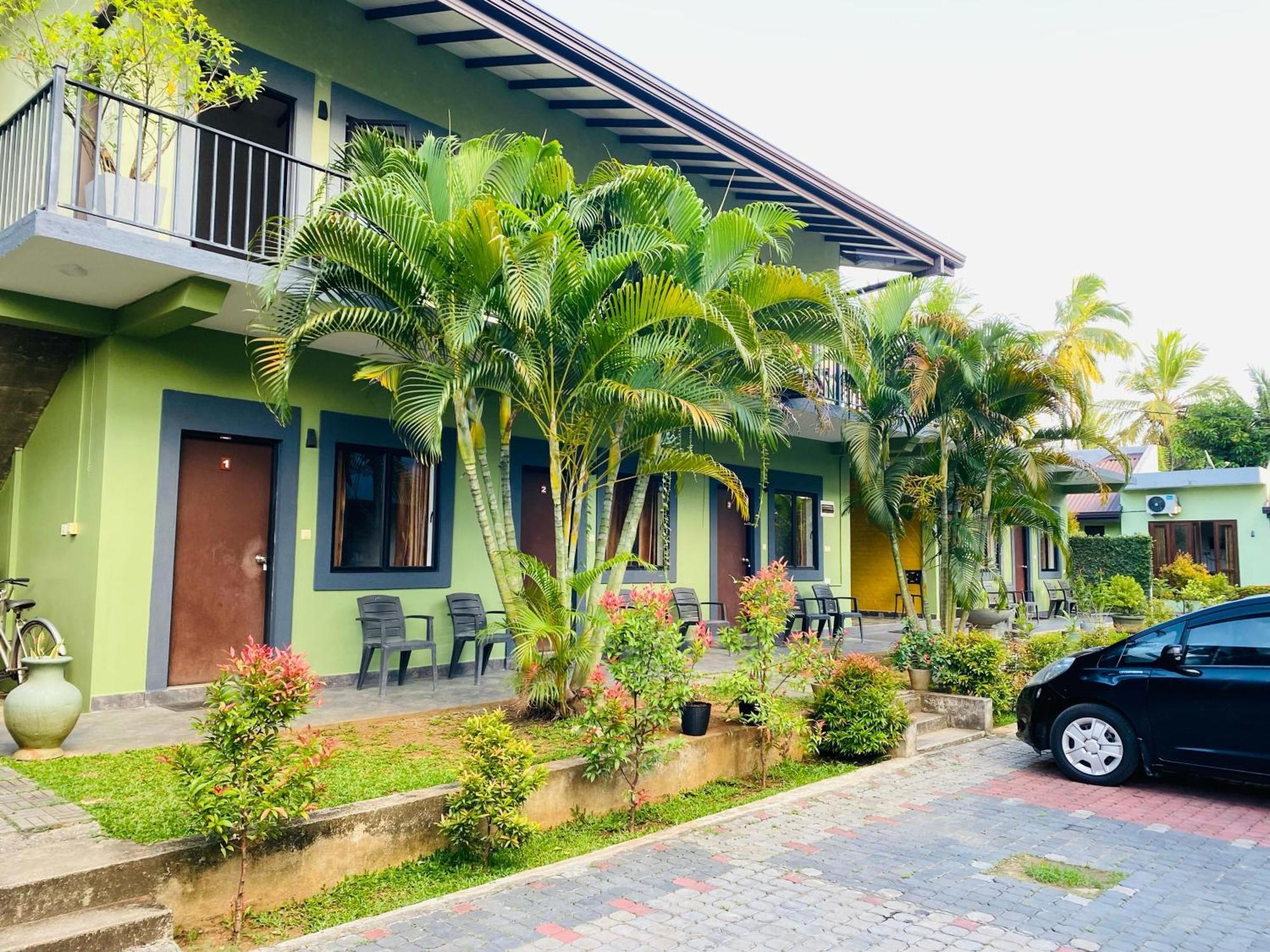 The Paramount Lodge