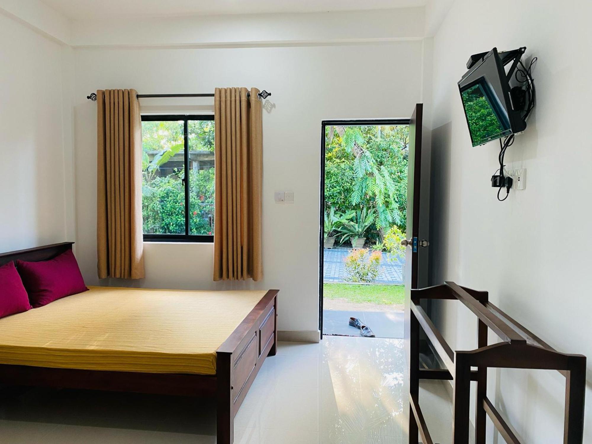 The Paramount Lodge *